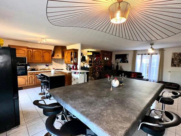 A VENDRE MAISON PLAIN-PIED 125 m2, GARAGE, CAVE, TERRAIN 725 m2