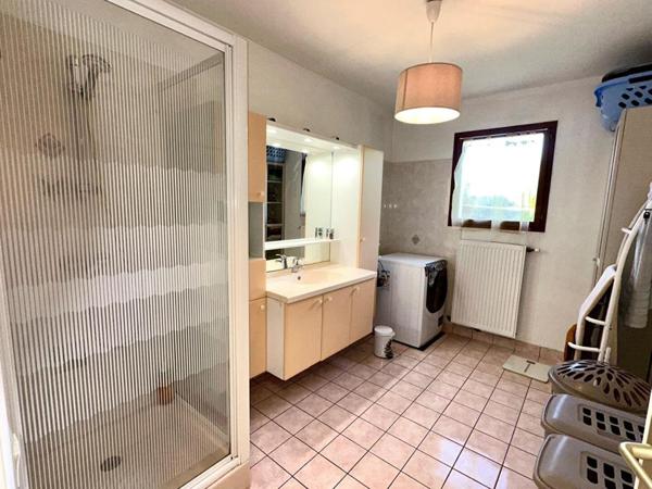 A VENDRE MAISON PLAIN-PIED 125 m2, GARAGE, CAVE, TERRAIN 725 m2