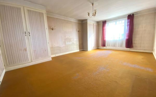 Maison à vendre    6 pièces •  Aubergenville