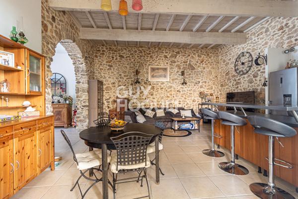 Maison de ville rénovée avec terrasses à Frontignan La Peyrade