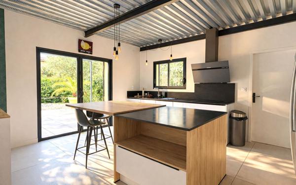 Maison à vendre    5 pièces •  Villeneuve-lès-Avignon