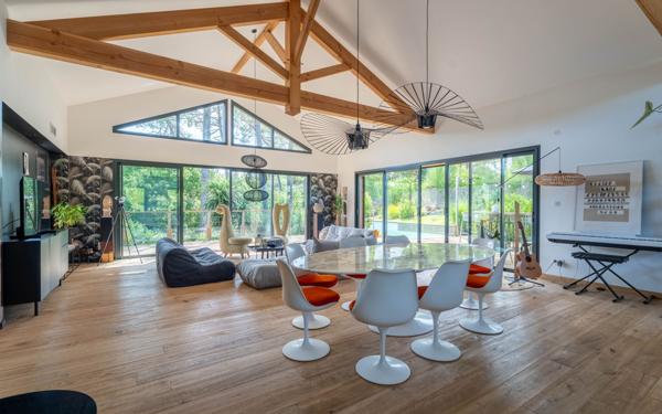 Maison à vendre    5 pièces •  Biscarrosse