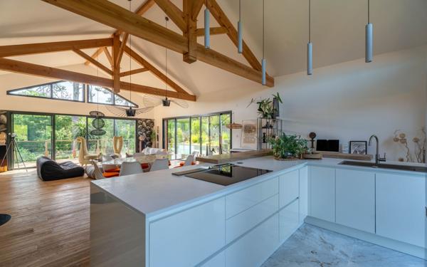 Maison à vendre    5 pièces •  Biscarrosse