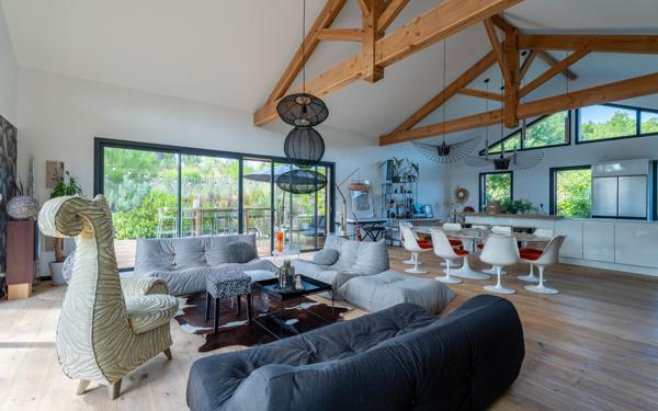 Maison à vendre    5 pièces •  Biscarrosse