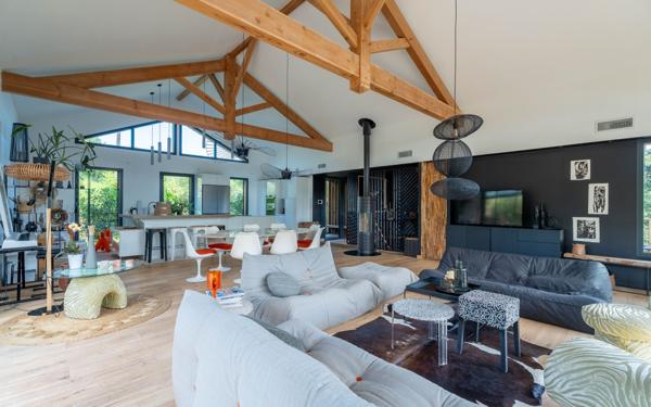 Maison à vendre    5 pièces •  Biscarrosse