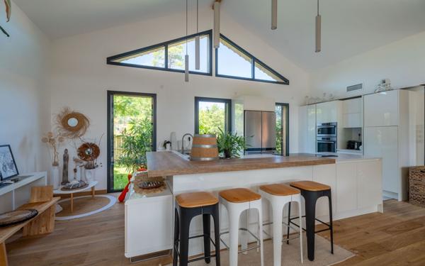 Maison à vendre    5 pièces •  Biscarrosse