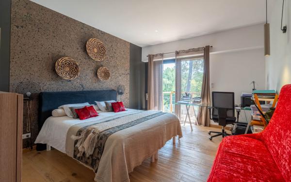 Maison à vendre    5 pièces •  Biscarrosse