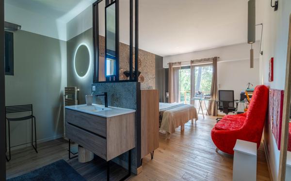 Maison à vendre    5 pièces •  Biscarrosse