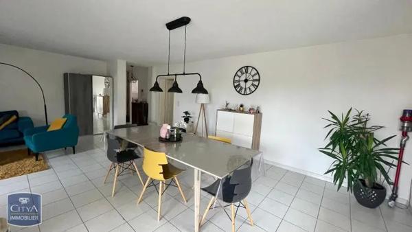 Appartement à louer 4 pièces 88.9m²