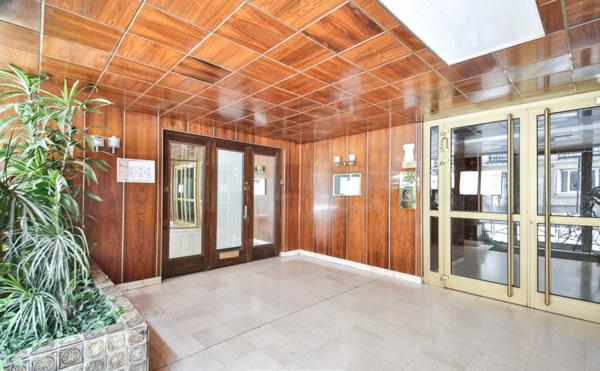 PARIS 17EME Pereire-Ternes - 2 pièces - Ascenseur - Calme - sans vis à vis - Cave -