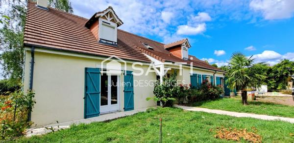 Propriété 4 chambres possibilité 5 avec piscine chauffée et espace patio.