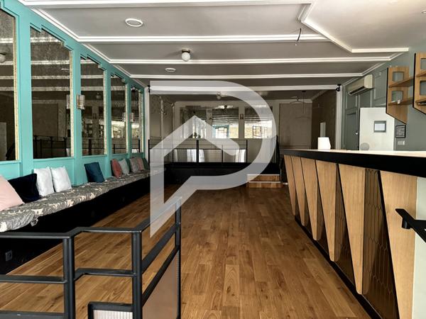 LOCAL COMMERCIAL pour RESTAURATION POITIERS Centre ville 185 m2