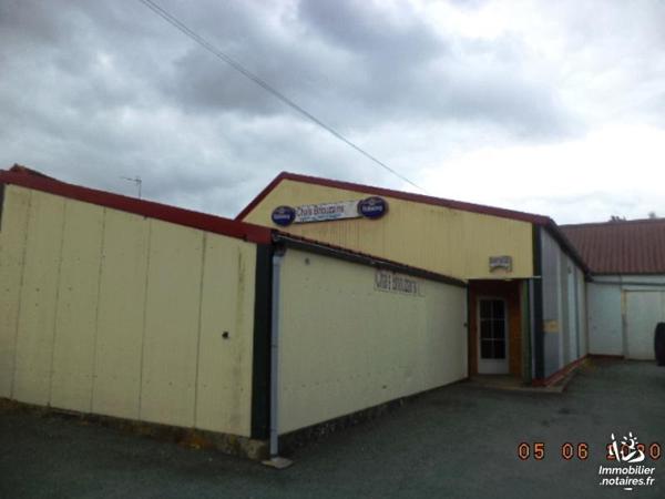 Bâtiment d'environ 400m² avec bureau