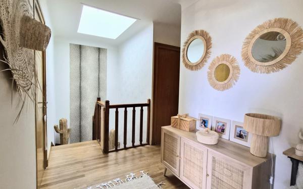 LA ROCHELLE – Élégante maison familiale rénovée à proximité du centre-ville