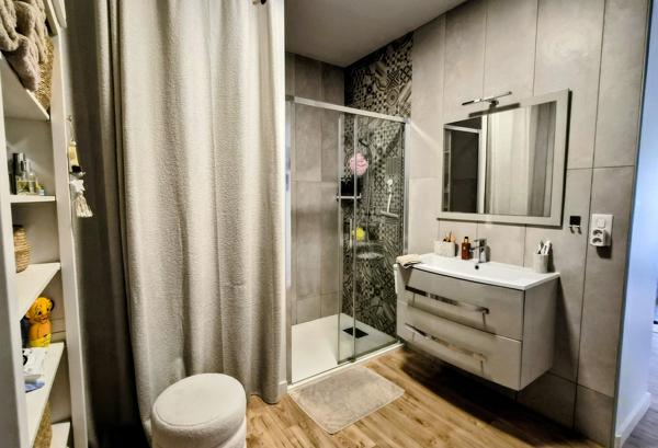 LA ROCHELLE – Élégante maison familiale rénovée à proximité du centre-ville