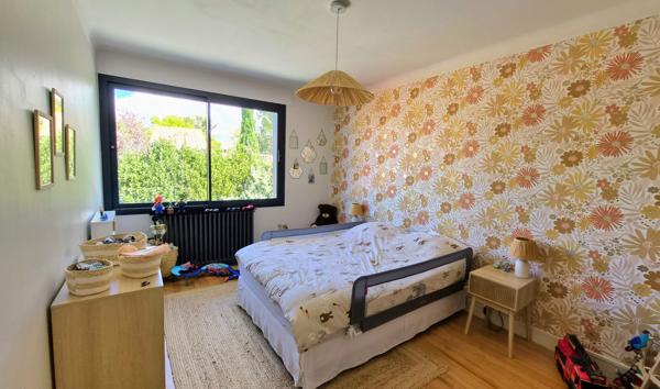 LA ROCHELLE – Élégante maison familiale rénovée à proximité du centre-ville