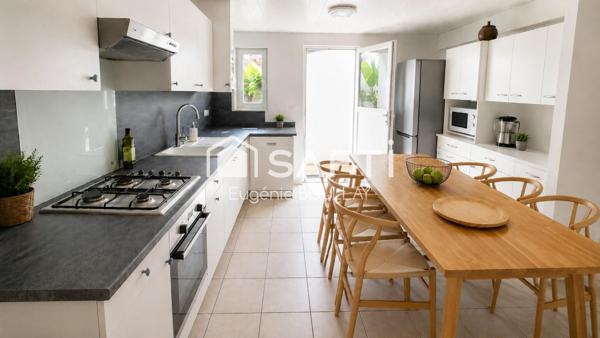 Maison avec deux studios et extérieurs, tout à pied