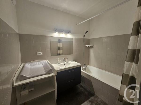 Appartement F4 à vendre  4 pièces - 84,06 m2 SATHONAY CAMP - 69