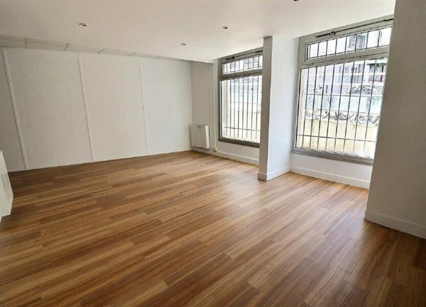 Appartement à vendre    5 pièces • 163 m2 Paris 19