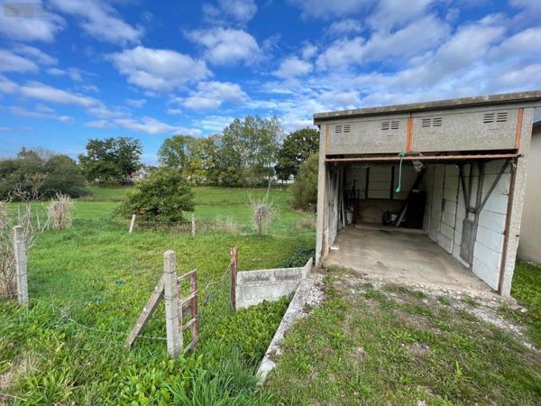 Garage - Parking à vendre à Rives-d'Andaine dans l'Orne (61140), ref : 383