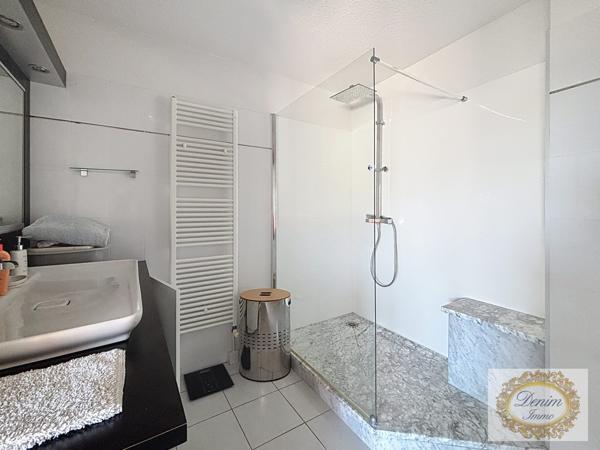 Alès (30100) Très rare Dernier étage Appartement de 122m2 avec 2 terrasses et un Parking