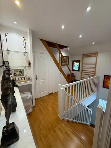 Maison familiale avec grand jardin, espace spa et bureau extérieur – Morsang-sur-Orge (quartier Beauséjour)