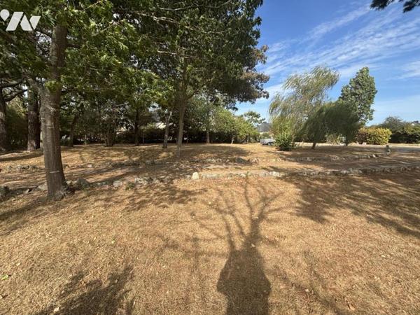 Grand terrain à bâtir d'environ 1100 m2 Fort-Bloqué 