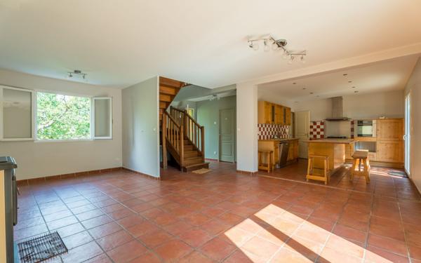 Maison à vendre    6 pièces • 135 m2 Lachassagne