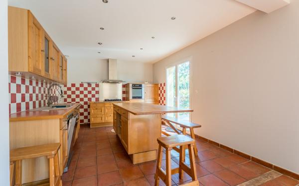 Maison à vendre    6 pièces • 135 m2 Lachassagne