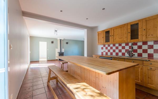 Maison à vendre    6 pièces • 135 m2 Lachassagne