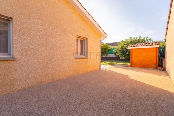 Plain-pied rénové de 75m2 environ sur 460m2