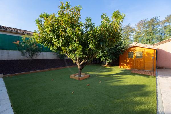 Plain-pied rénové de 75m2 environ sur 460m2