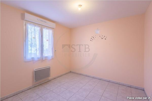 Plain-pied rénové de 75m2 environ sur 460m2
