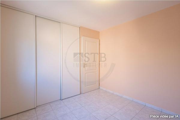 Plain-pied rénové de 75m2 environ sur 460m2