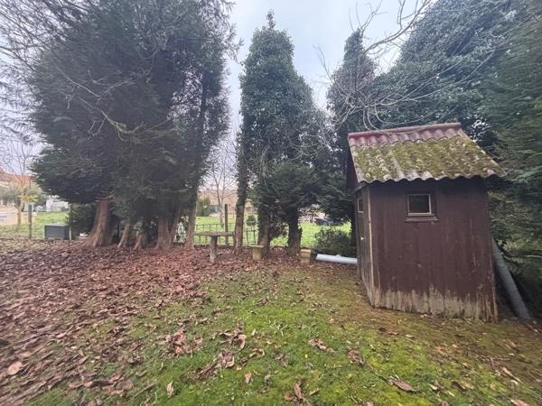 Terrain arboré constructible a vendre