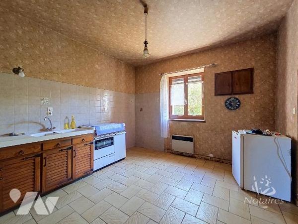 Maison individuelle à rénover – 4 chambres – Jardin
