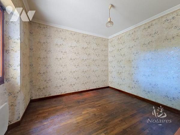 Maison individuelle à rénover – 4 chambres – Jardin