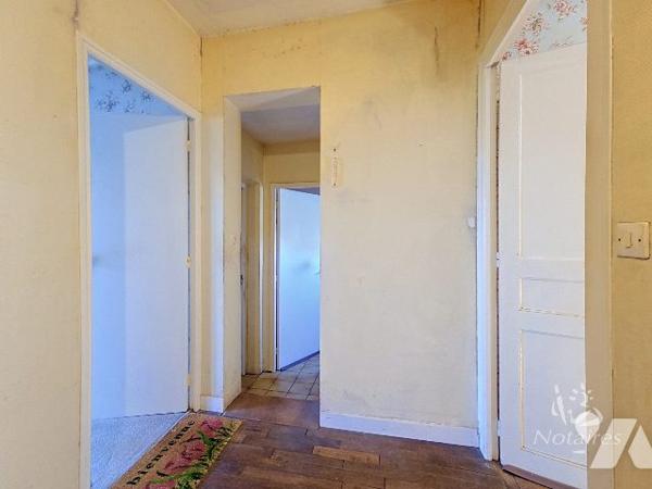 Maison individuelle à rénover – 4 chambres – Jardin