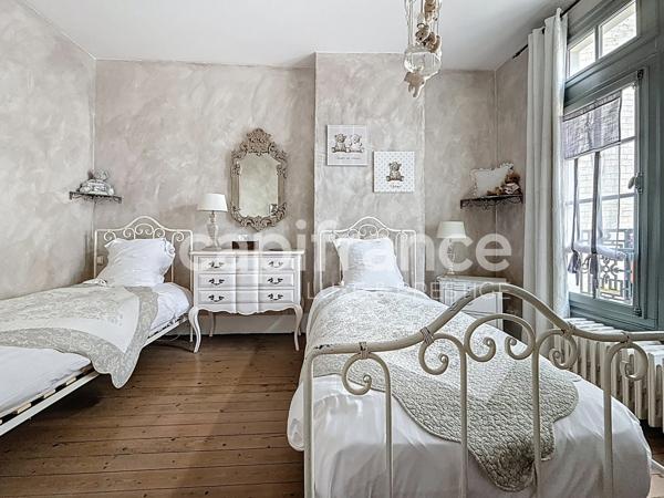 Local commercial - Chambres d'hôtes au coeur de Langeais 420 m², 8 chambres
