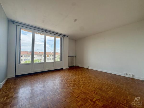 Appartement Rueil Malmaison 2 pièce(s) 50 m2 Loyer 860 €/mois charges comprises **  - Référence  19875