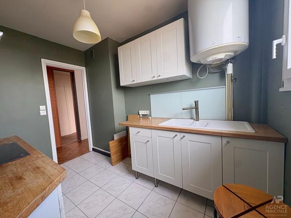Appartement Rueil Malmaison 2 pièce(s) 50 m2 Loyer 860 €/mois charges comprises **  - Référence  19875