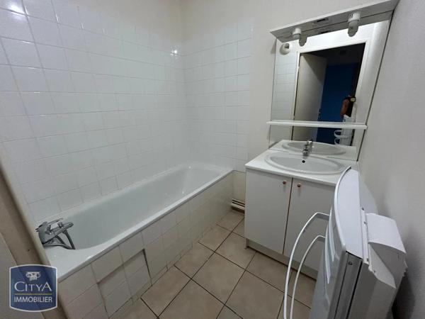 Appartement à louer 2 pièces 45.82m² Saint-Quentin (02100)
