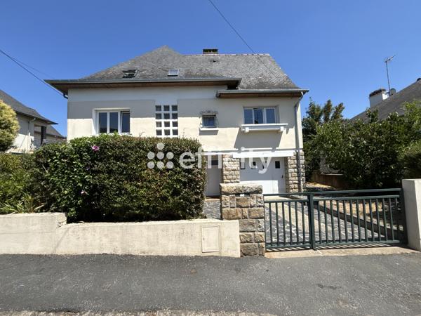 Maison
         9 pièces
        - 148 m² 332 000 € *