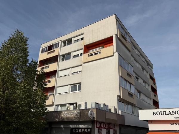 VILLERS LES NANCY SECTEUR CLAILIEUX  CENTRE F3 AVEC PARKING.