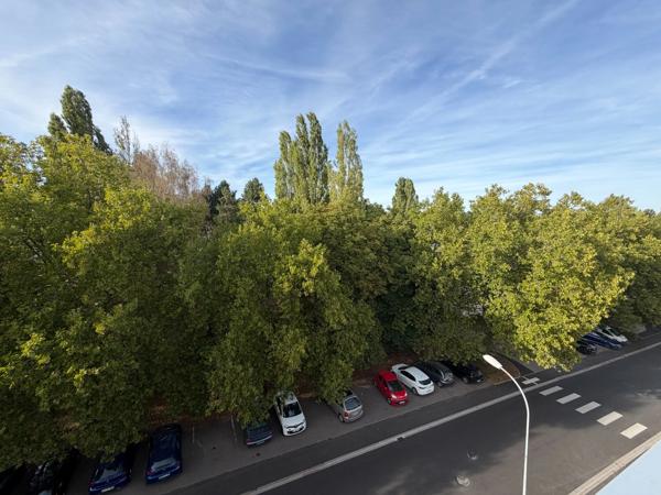 VILLERS LES NANCY SECTEUR CLAILIEUX  CENTRE F3 AVEC PARKING.