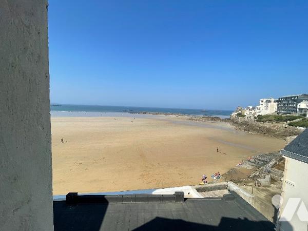 t3  VUE MER EN DERNIER ÉTAGE QUARTIER ROCHEBONNE AVEC UN GRAND CELLIER