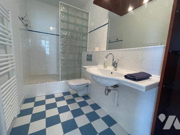 t3  VUE MER EN DERNIER ÉTAGE QUARTIER ROCHEBONNE AVEC UN GRAND CELLIER