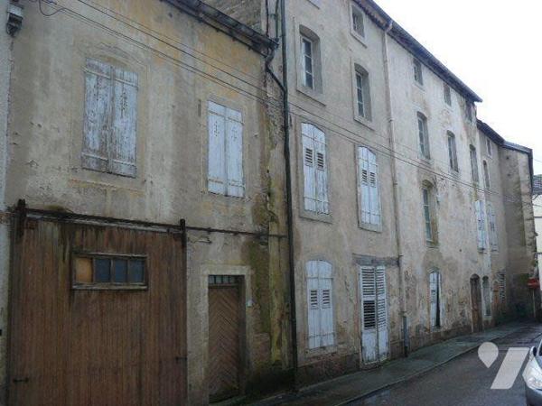 Immeuble à vendre à La Vôge les Bains (88240) en Vosges (88)

Cet immeuble à rénover dispose ...