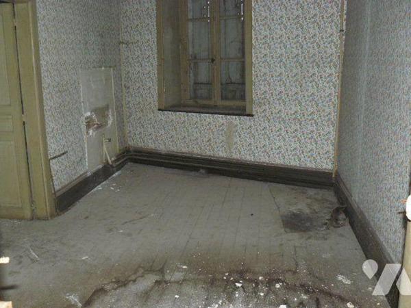 Immeuble à vendre à La Vôge les Bains (88240) en Vosges (88)

Cet immeuble à rénover dispose ...