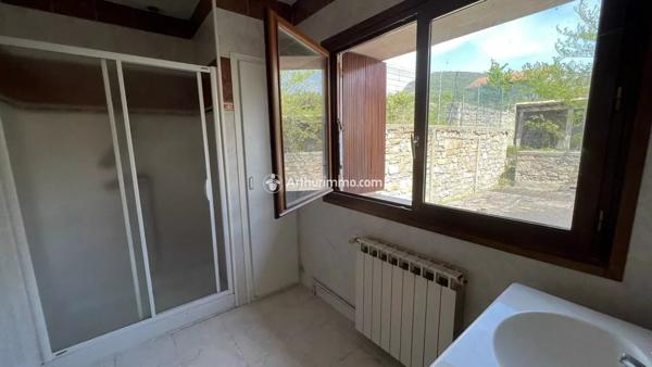 Vente Maison 10 pièces 167 m2 à Saint-Georges-de-Luzençon